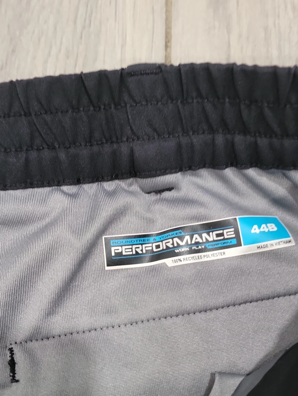 Roundtree & Yorke Performance Work Play Shorts with a stretchy waistband.